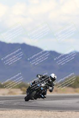 media/Nov-16-2025-Race Pace (Sun) [[8c5fa54630]]/Non Verified Riders (1st 20 Minutes)/5-Turn 15 (110pm)/